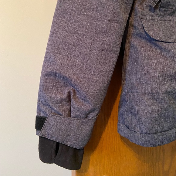 Powder Room snowboarding jacket, removable hood. Warm & perfect for snowsports! - Picture 2 of 7